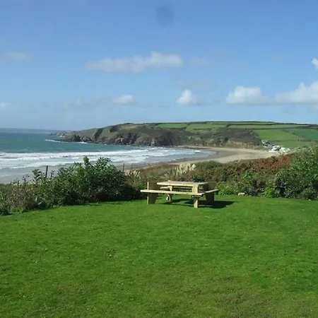 Sea Meads Holiday Homes * Camborne